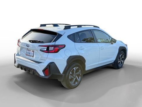Used 2024 Subaru Crosstrek 2.0i Premium image 5