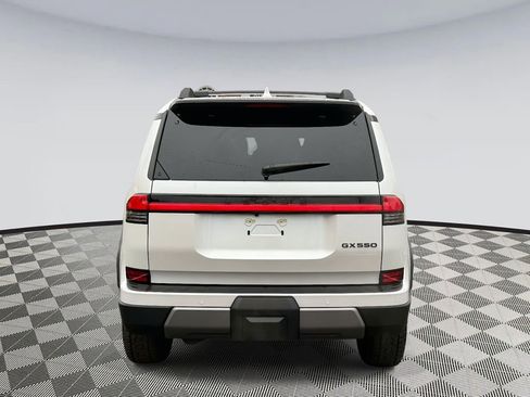Used 2025 Lexus GX 550 image 3