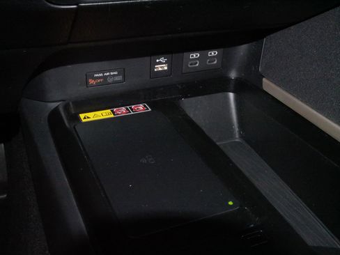 Certified 2025 Toyota Camry LE image 24