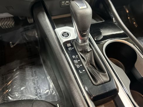 Used 2024 Nissan Altima 2.5 SV image 17