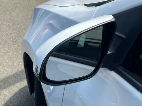 Used 2018 Toyota Corolla LE w/ Carpet Mat Package (TMS) FWD image 8