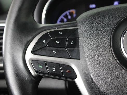 Used 2018 Jeep Grand Cherokee Laredo image 26