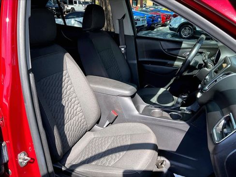 Used 2019 Chevrolet Equinox LT image 8