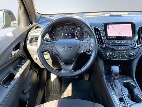 Used 2022 Chevrolet Equinox RS w/ Infotainment Package image 5