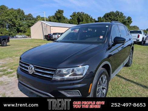 Used 2020 Volkswagen Tiguan SE w/ Panoramic Sunroof Package FWD image 1