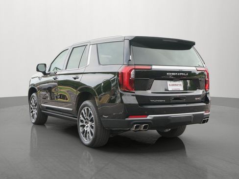 Used 2026 GMC Yukon Denali w/ Denali Reserve Package AWD/4WD image 5