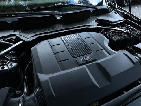 Used 2020 Land Rover Discovery SE image 35