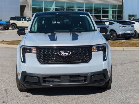 New 2025 Ford Maverick Lariat w/ Black Appearance Package image 9