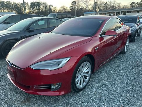 Used 2016 Tesla Model S 85D image 1