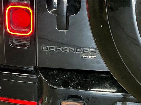 Used 2023 Land Rover Defender 130 X-Dynamic SE image 11