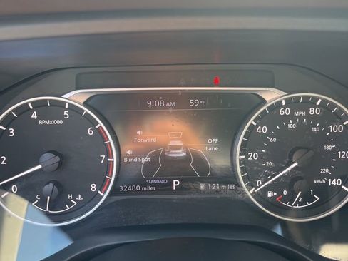 Used 2023 Nissan Rogue S image 6