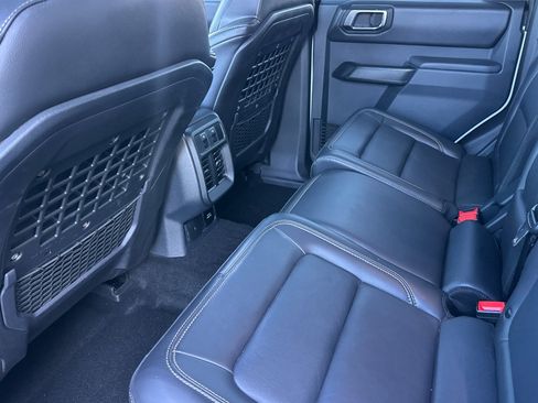 Used 2025 Ford Bronco Badlands AWD/4WD image 11