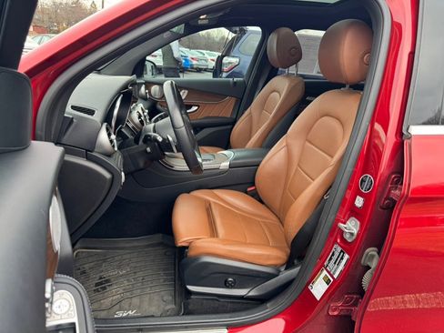 Used 2021 Mercedes-Benz GLC 300 4MATIC image 14