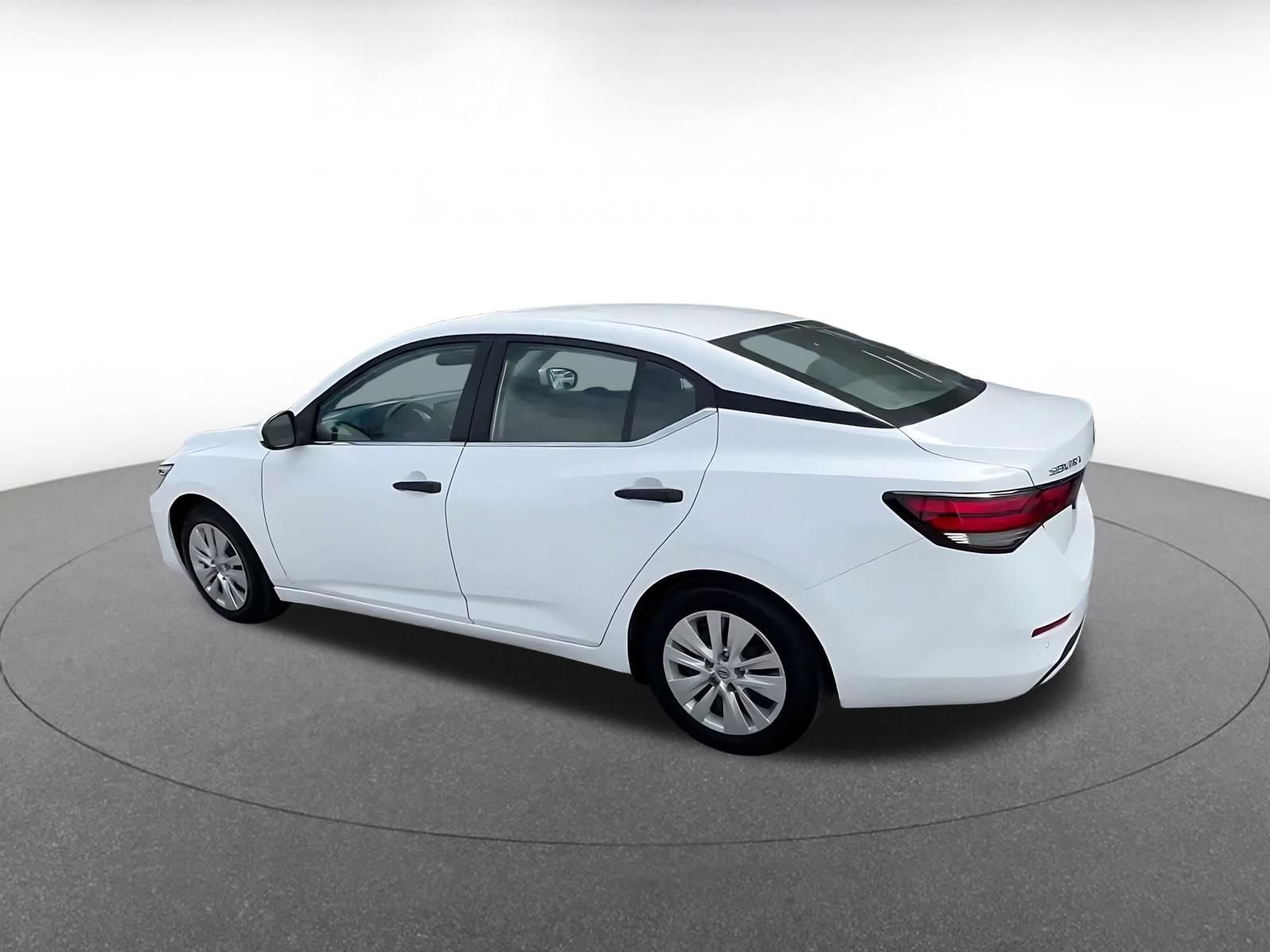 Used 2025 Nissan Sentra S FWD image 9