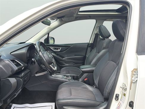 Used 2019 Subaru Forester Premium AWD/4WD image 13