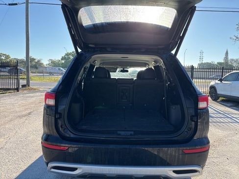 Used 2024 Mitsubishi Outlander SEL image 8