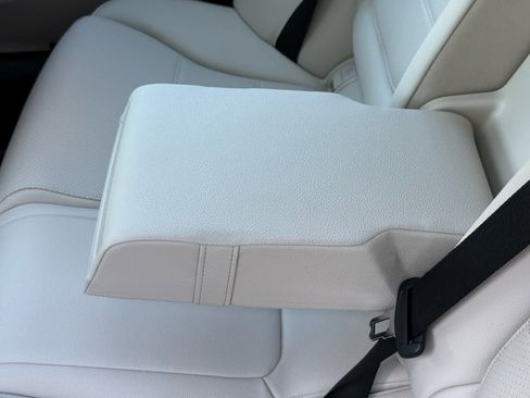 Used 2026 Mercedes-Benz C 300 4MATIC Sedan image 32