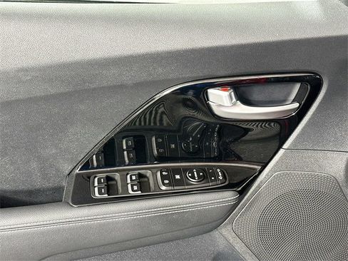 Used 2022 Kia Niro EX w/ Cold Weather Package image 25