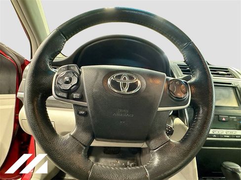 Used 2012 Toyota Camry XLE image 10