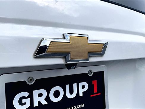 Used 2015 Chevrolet Suburban LT image 10