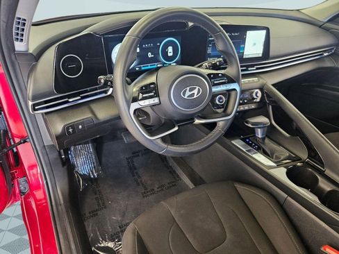 Certified 2024 Hyundai Elantra SEL w/ Convenience Package FWD image 13