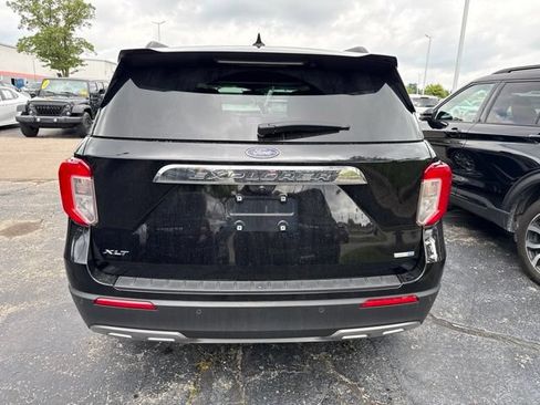 Used 2020 Ford Explorer XLT w/ Equipment Group 202A AWD/4WD image 4