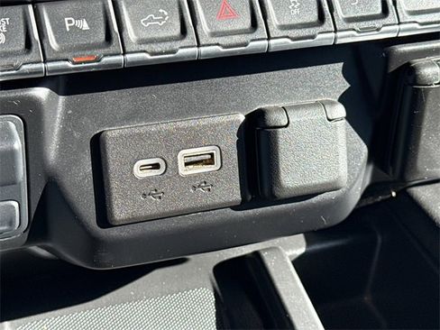 Used 2021 Chevrolet Silverado 2500 LTZ w/ LTZ Convenience Package image 34