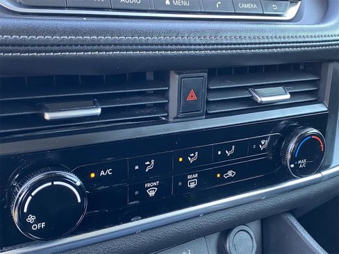 Certified 2023 Nissan Rogue S image 24