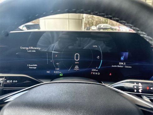 Certified 2025 Cadillac Lyriq Luxury image 11