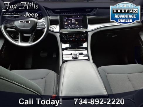 Used 2023 Jeep Grand Cherokee Laredo w/ Luxury Tech Group I AWD/4WD image 13