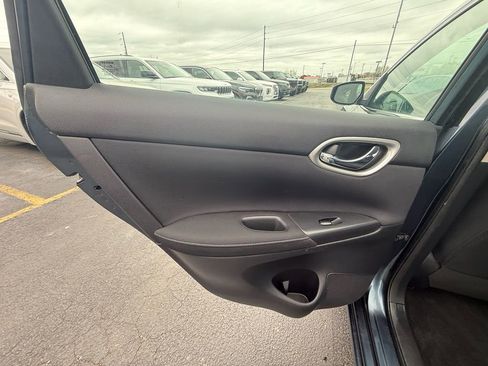 Used 2015 Nissan Sentra SV w/ Style Package image 18