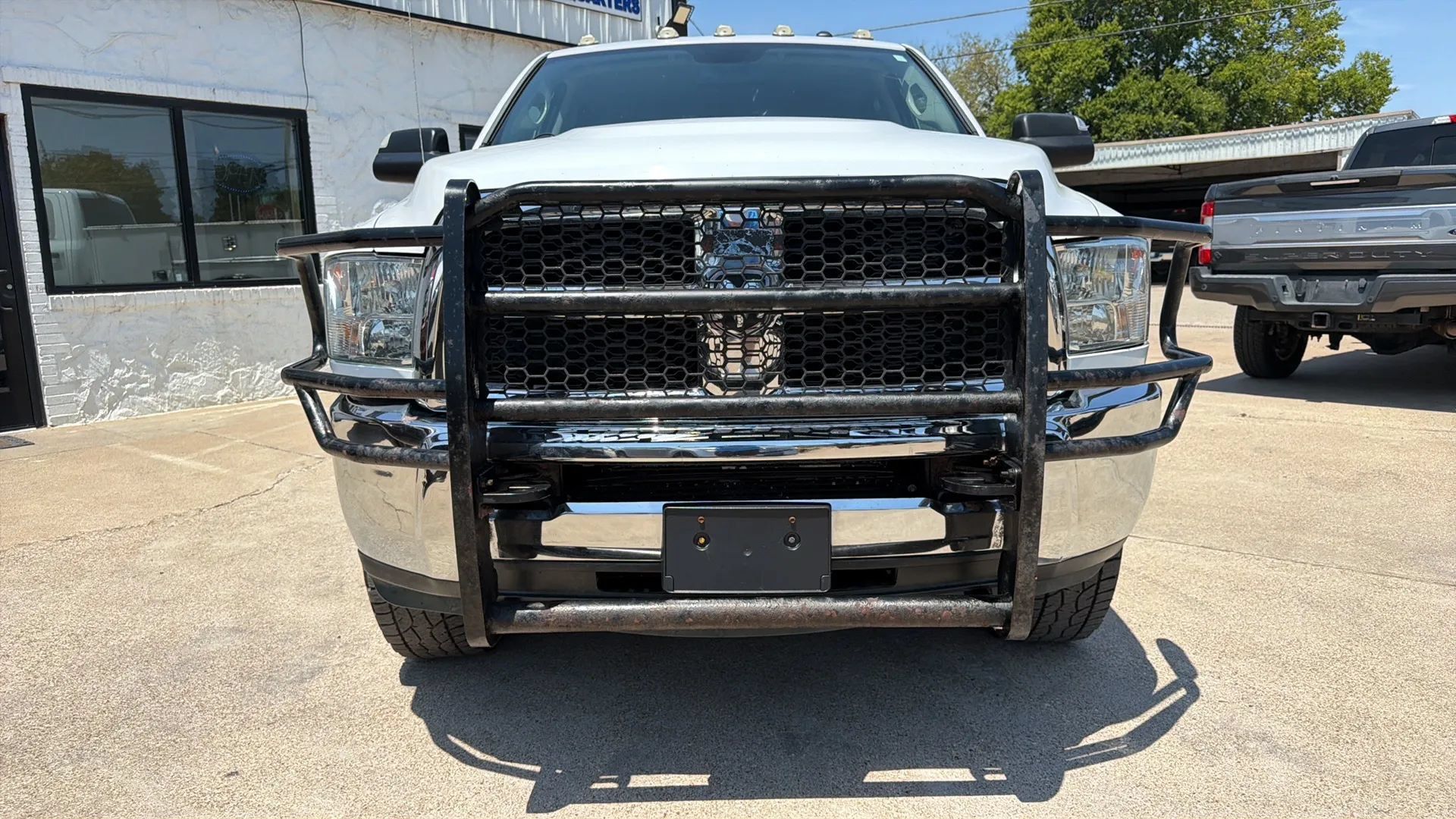 Used 2018 RAM 3500 Tradesman w/ Chrome Appearance Group AWD/4WD image 5