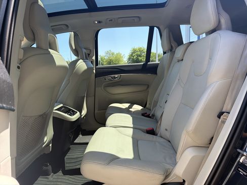 Used 2020 Volvo XC90 T5 Momentum w/ Protection Package Premier FWD image 31