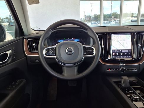 Used 2024 Volvo XC60 B5 Plus w/ Protection Package Premier AWD/4WD image 15