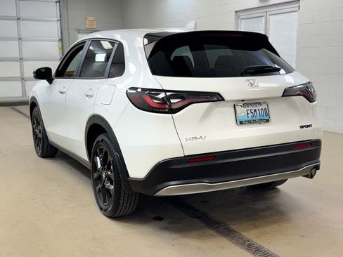 Used 2023 Honda HR-V Sport image 7