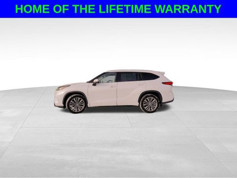 Used 2021 Toyota Highlander Platinum image 3