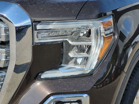Used 2019 GMC Sierra 1500 SLT w/ SLT Premium Plus Package AWD/4WD image 8