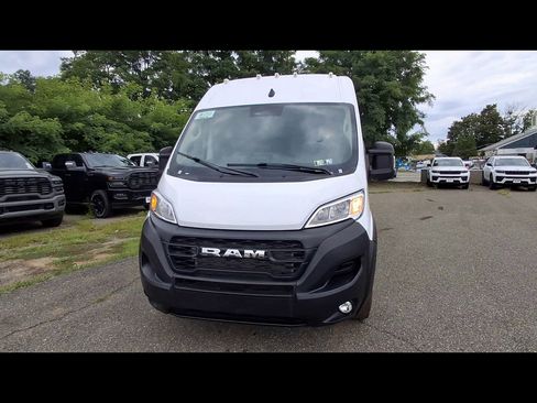 Used 2026 RAM ProMaster 2500 w/ Convenience Group FWD image 3