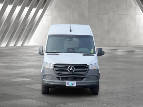 Used 2025 Mercedes-Benz Sprinter 2500 image 9