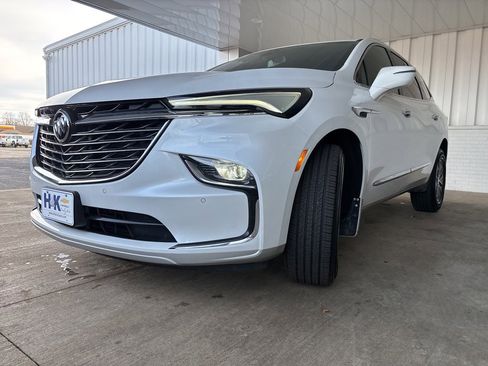 Used 2022 Buick Enclave Essence image 42