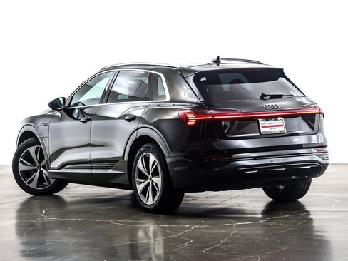 Used 2024 Audi Q8 e-tron Premium Plus image 13