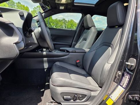 Used 2024 Lexus UX 250h FWD image 9
