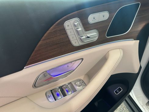 Used 2025 Mercedes-Benz GLE 350 4MATIC image 29