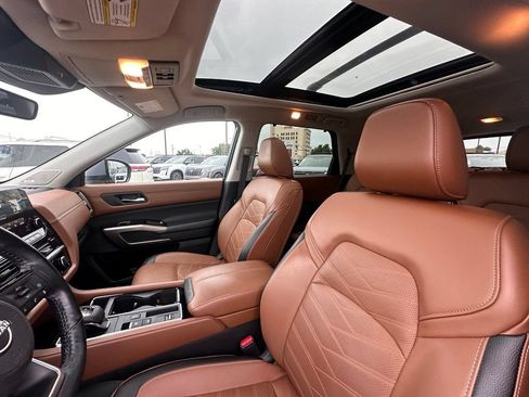 Certified 2023 Nissan Pathfinder Platinum FWD image 14