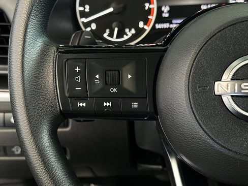 Used 2023 Nissan Rogue SV FWD image 31