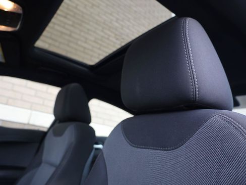 Used 2017 Dodge Charger SE w/ Power Sunroof Group RWD image 16