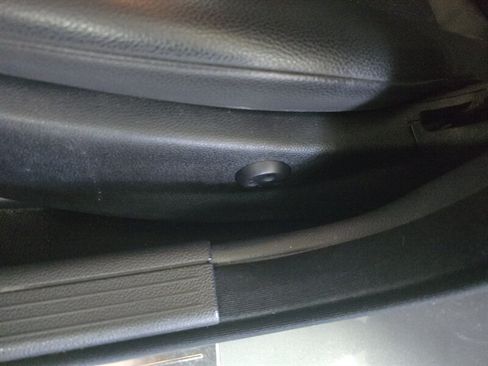 Used 2010 Mercedes-Benz C 300 Sedan w/ Multimedia Pkg image 18