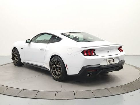 Used 2025 Ford Mustang GT RWD image 5