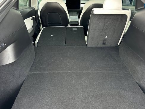 Used 2021 Tesla Model Y Long Range image 18