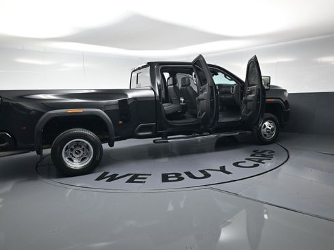 Certified 2022 GMC Sierra 3500 Denali image 33